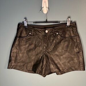 Chic 5/48 Black Faux Leather Shorts